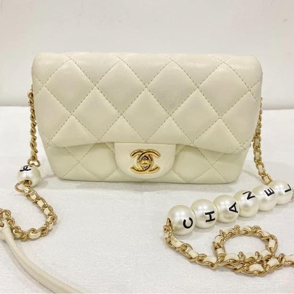 Chanel logo pearl chain bag - 4000 cad - Picture 1 of 13